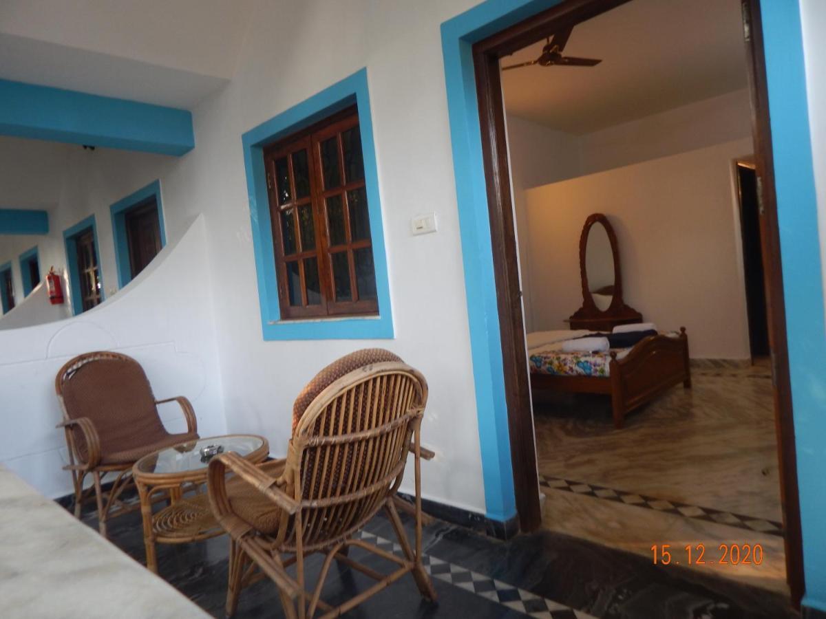 Birdsong, Homestay